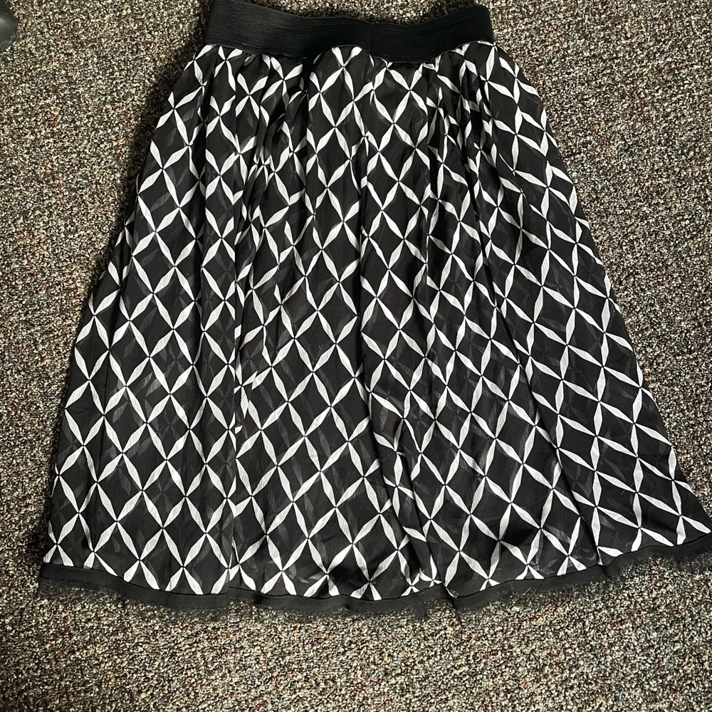 White House, Black market, sheer flowing skirt